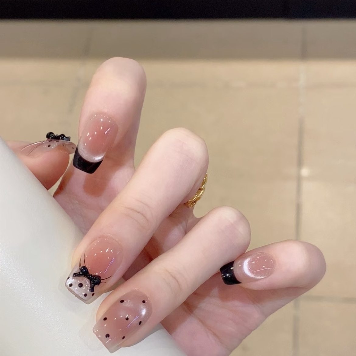 法式蝴蝶结微笑猫眼穿戴甲片