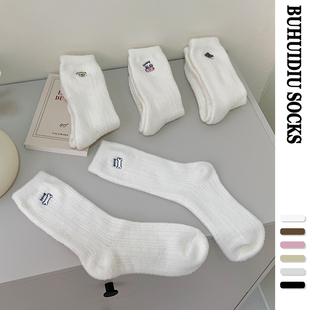 不会丢的袜子 刺绣卡通仿貂绒中筒加厚日系白色可爱勃肯鞋搭配袜