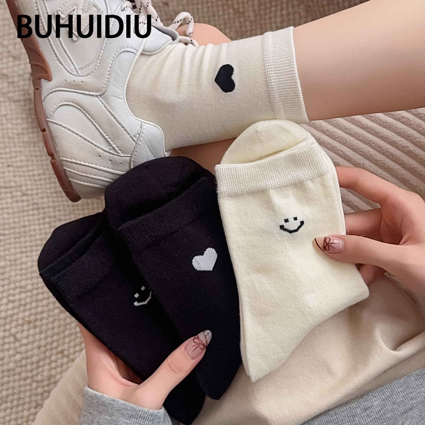 不会丢的袜子 笑脸中筒袜女款早秋ins潮韩国简约爱心长袜2025新款