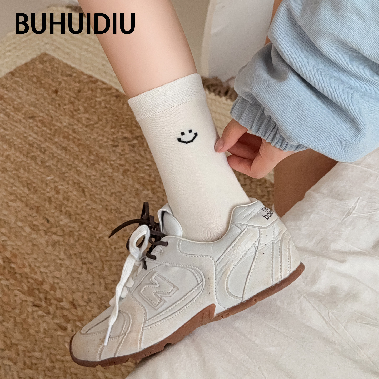 袜子女款可爱笑脸爱心中筒袜春秋