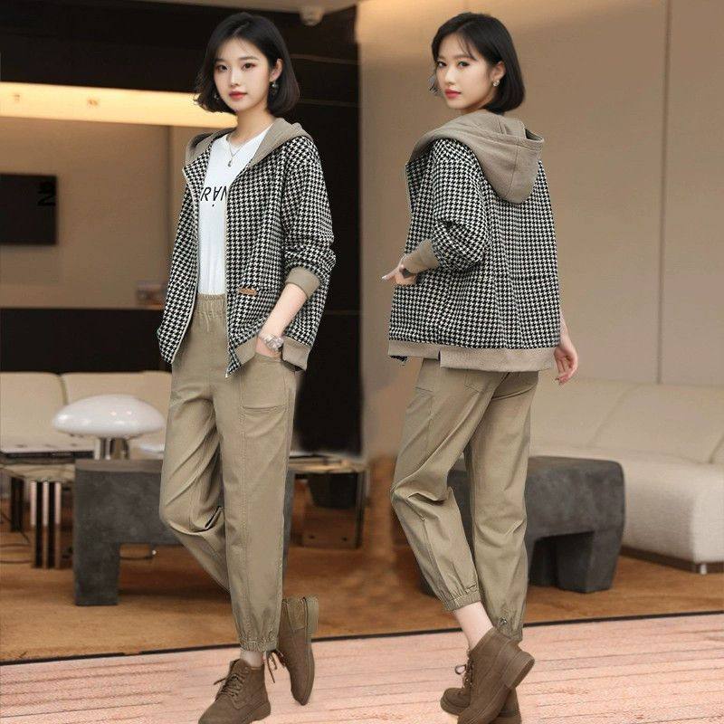 短外套女2026春秋新款中年妈妈爆款洋气宽松大码夹克女休闲上衣女,女装/女士精品,常规大码外套,淘宝优惠券,粉丝福利购,淘宝优惠卷