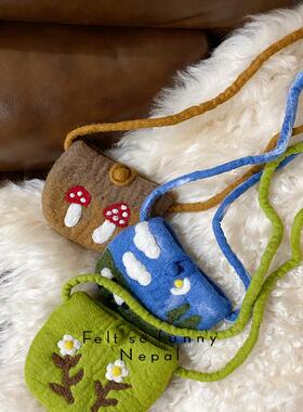 尼泊尔进口手工羊毛毡包包精致白云草地斜挎包迷你成人款亲子女