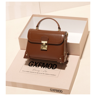GXFMOD新款高级感牛皮小方包女复古精致手提包2025百搭单肩斜挎包