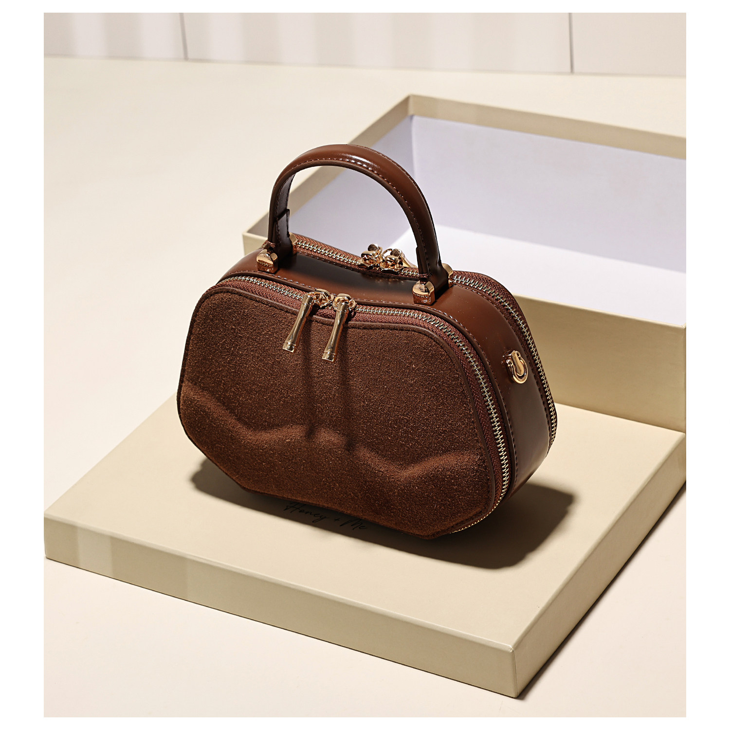 GXFMOD原创设计高级感真皮小方包女2025早秋新款通勤手提斜挎包,箱包皮具/热销女包/男包,小方包,淘宝优惠券,粉丝福利购,淘宝优惠卷