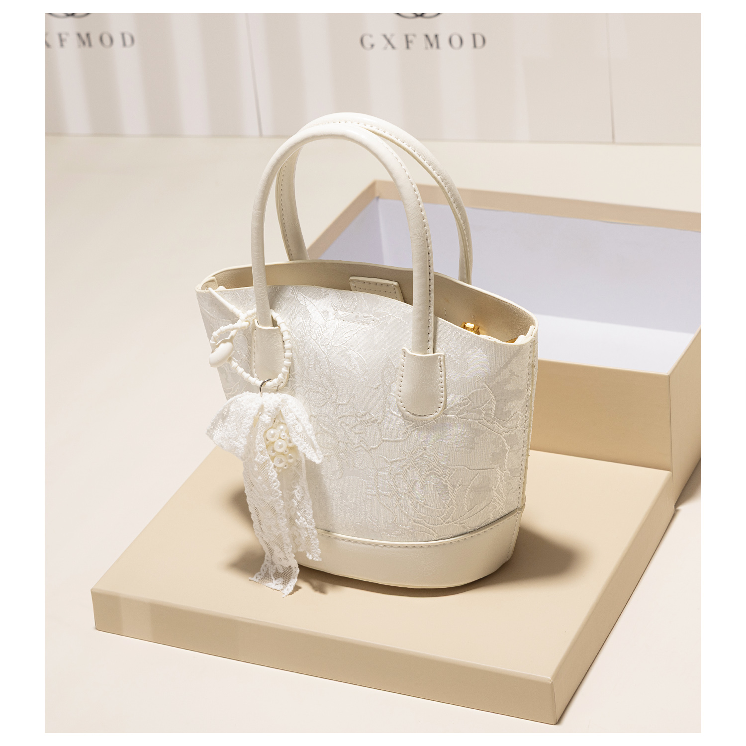 小众品牌高级感刺绣水桶包女