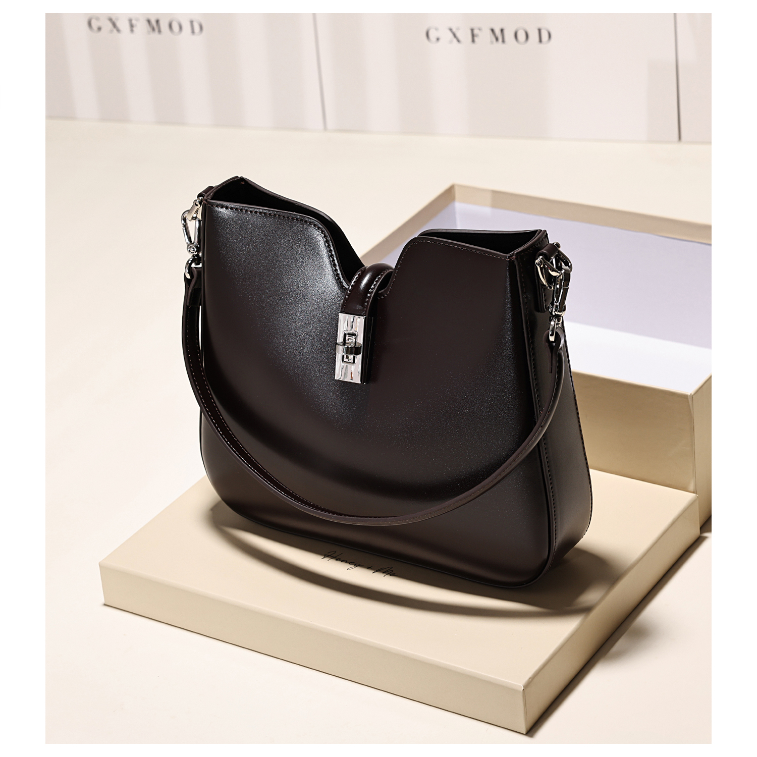 GXFMOD小众品牌真皮腋下包女2025秋冬新款极简风百搭单肩斜挎包