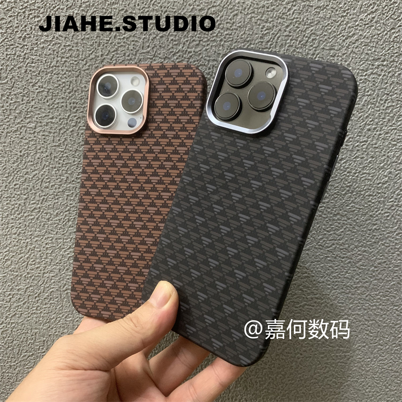 几何三角形仿凯夫拉碳纤维纹适用iPhone16proMax手机壳苹果15proMax磁吸硬壳14proMAX保护壳13promax轻奢商务