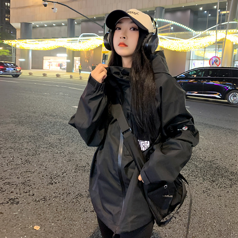 鸭鸭情侣冲锋衣登山服户外外套秋