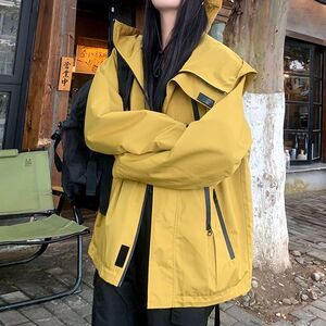 鸭鸭户外冲锋衣情侣款防风登山服