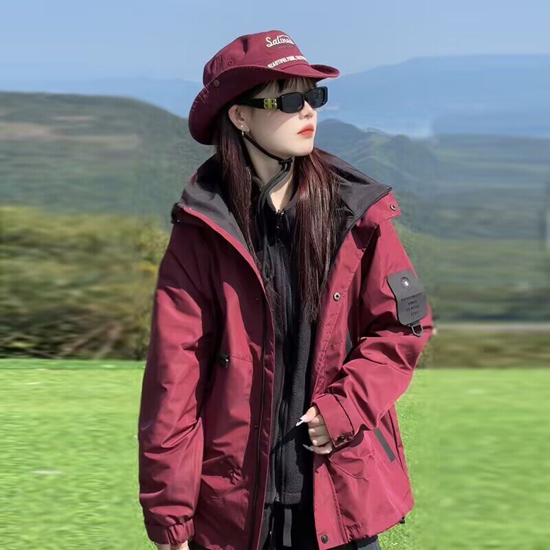 鸭鸭三合一加绒冲锋衣情侣款工装