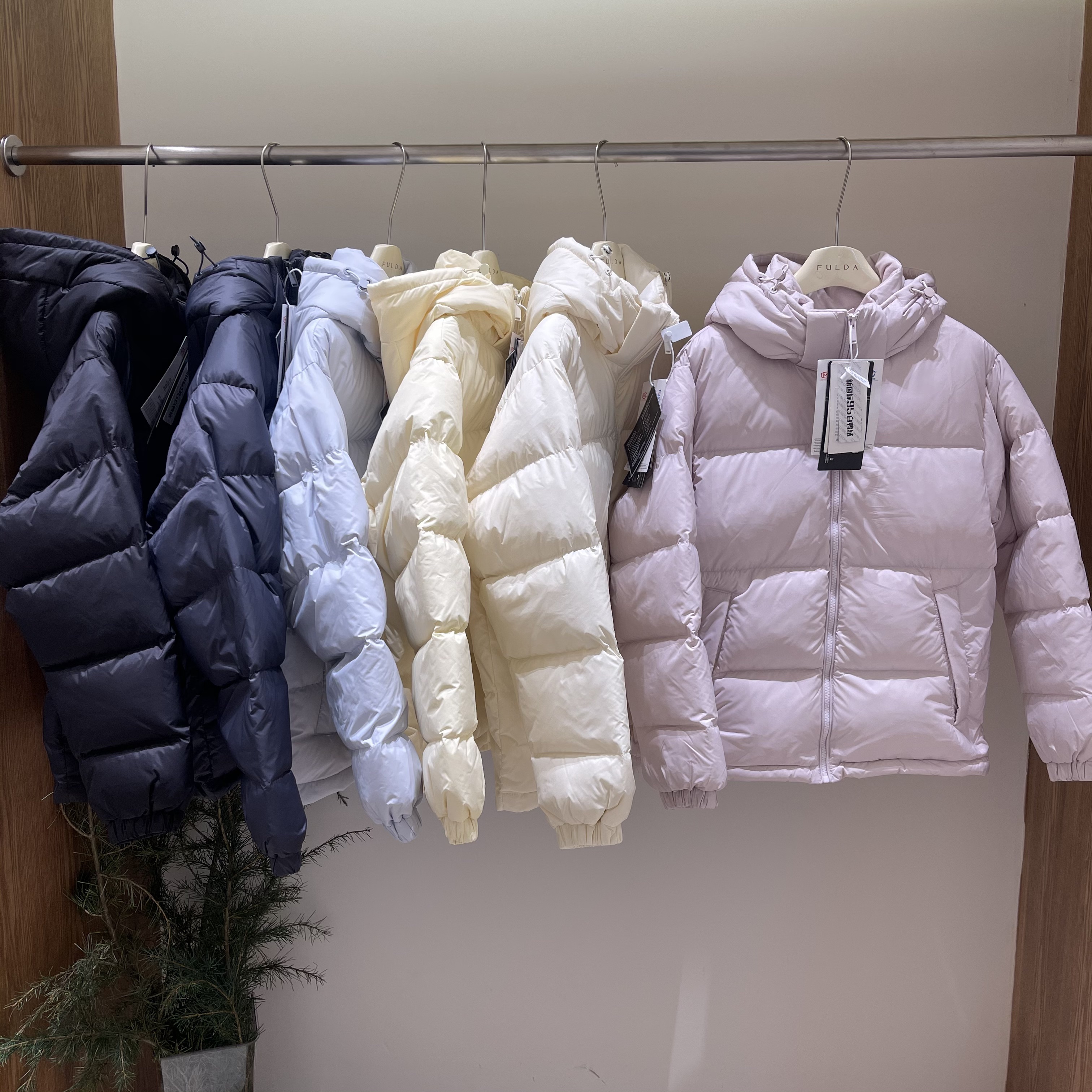 95白鸭绒加厚保暖短款羽绒服女