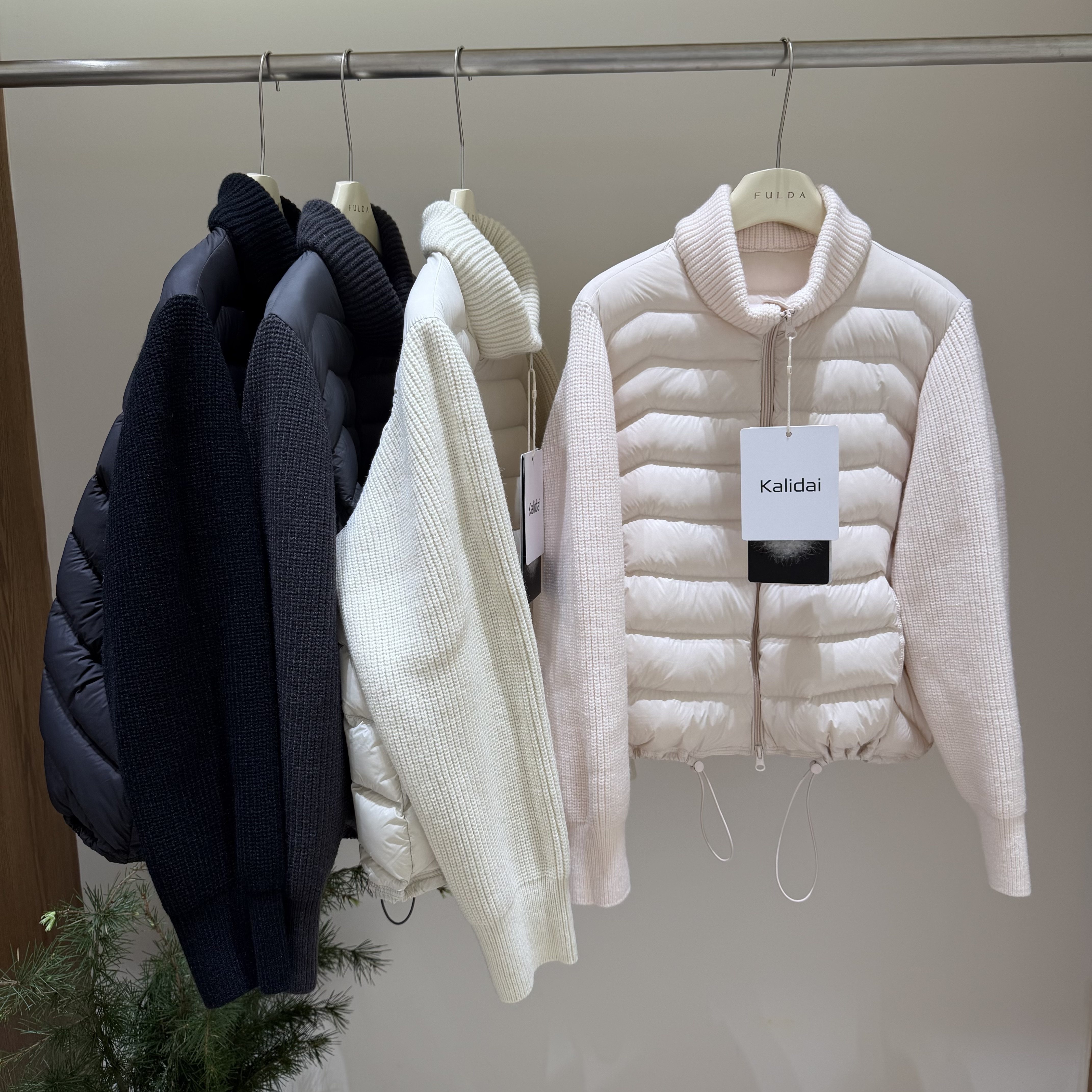 2026新款韩系90白鸭绒针织拼接立领排骨羽绒服女短款面包服外套冬