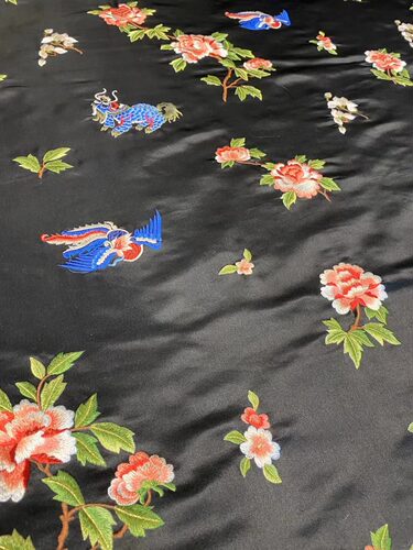 库缎绣花100%桑蚕丝旗袍汉服中式服装服饰面料35姆140宽 麒麟送子