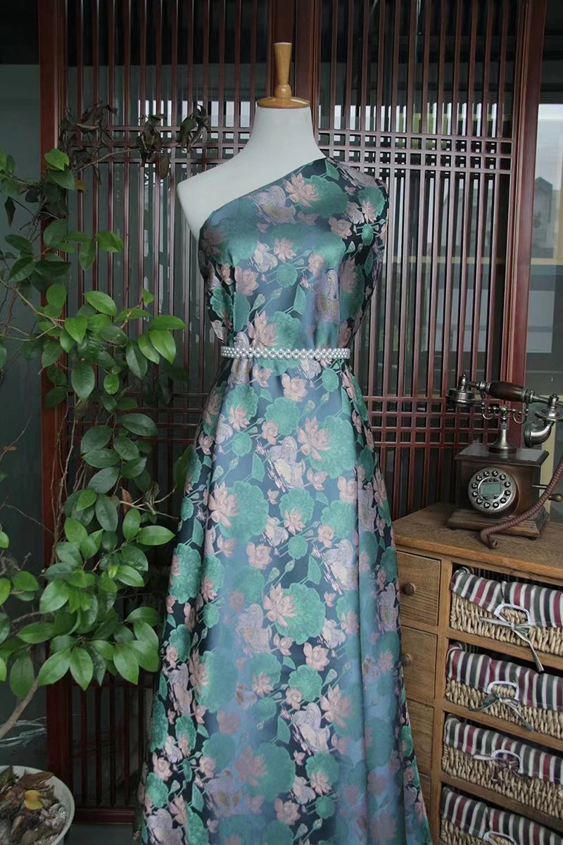 唐锦鸳鸯荷花真丝旗袍女高档奢华长款秋装手工传统桑蚕丝促销面料