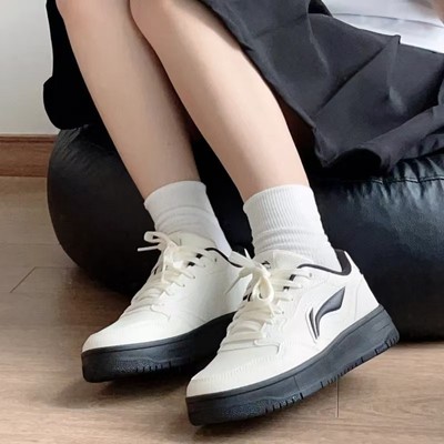 李宁新款女子夏季板鞋