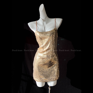 【Peach heart】金色派对亮片显瘦包臀吊带连衣裙辣妹圣诞裙短裙