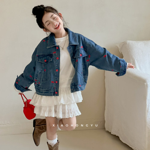 女童牛仔外套秋装2026新款女大童早秋翻领夹克初中生巨好看上衣服