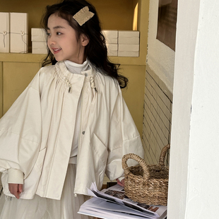 女童外套春秋款2026新款女大童泡泡袖洋气立领上衣小香风短款风衣