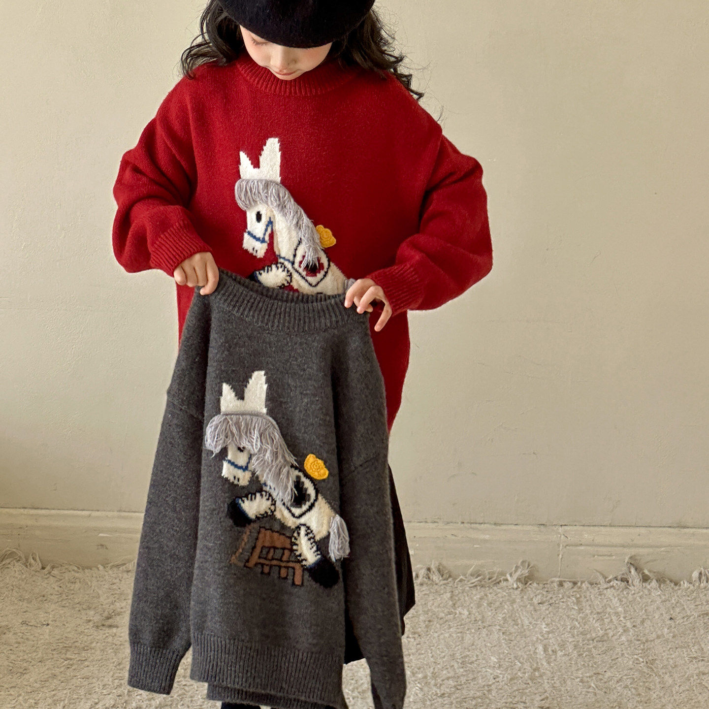 女童毛衣秋冬装2026新款儿童新年马上有钱红色初中生女大童针织衫