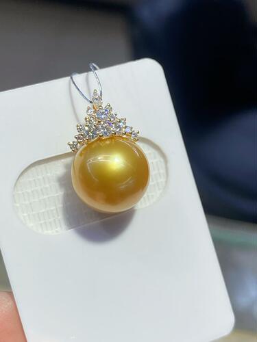 天然海水金珠吊坠18K金钻石镜面强光冰雪女王款吊坠