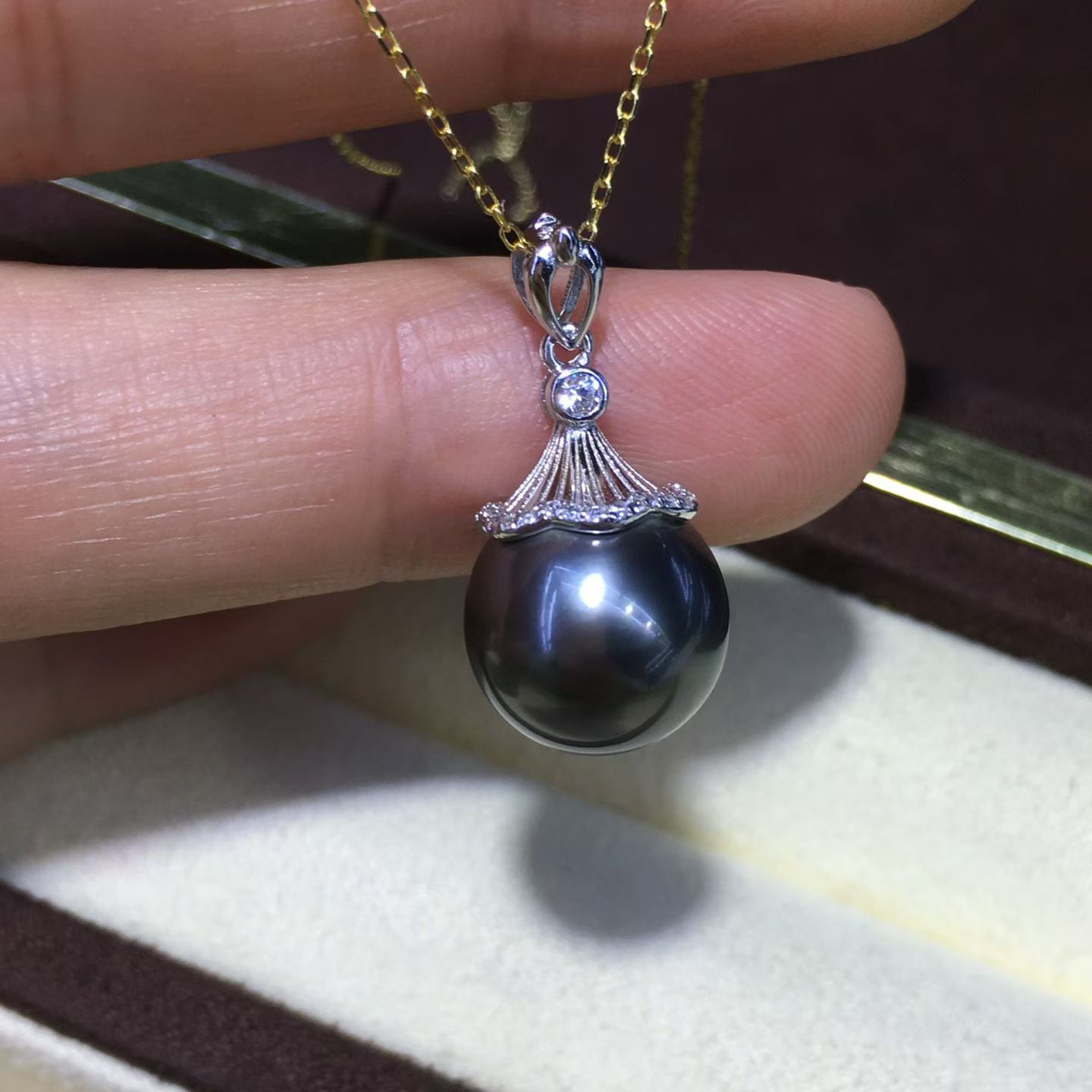 大溪地黑珍珠吊坠，超强珠光，正圆无瑕品质，s925银镶嵌