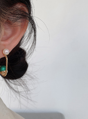 复古港风绿色圆珠耳环女秋冬款925银针耳钉耳饰2022年新款潮气质