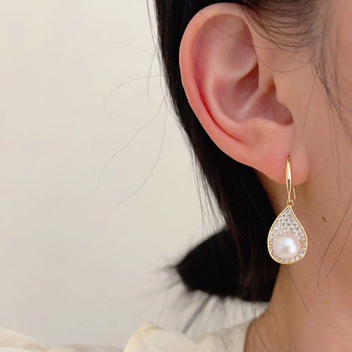 天然淡水珍珠耳坠轻奢气质耳饰小众水滴耳坠高级感适合圆脸的耳环