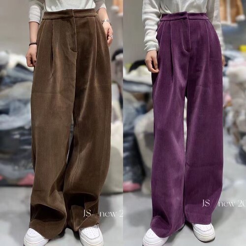镂空泡泡袖上衣＋灯芯绒西装裤