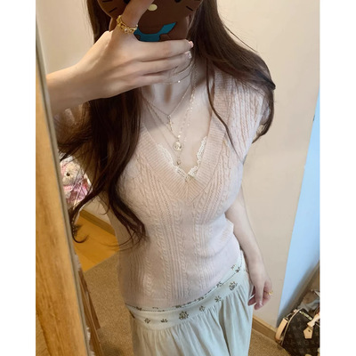 【少女质感】早春款蕾丝拼接V领针织短袖女小众别致新款显瘦上衣