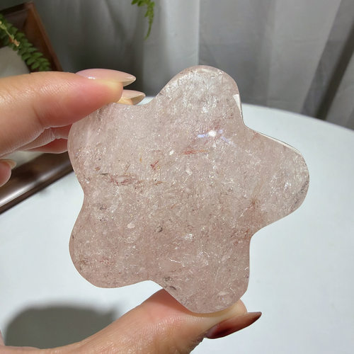 天然透粉阿塞彩虹五角星摆件：62*31mm，重：153.7g，402号