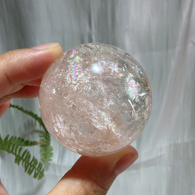 花瓣彩天然透粉阿塞水晶球摆件直径：4.75cm，重：147.5g，186号