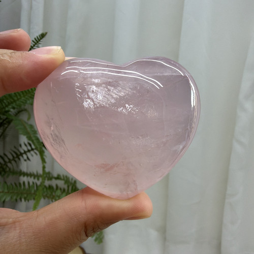天然果冻粉水晶爱心彩虹摆件尺寸：64*55*28mm，重：144g，160号