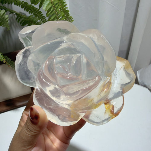天然奶白晶胶花玫瑰花雕刻件131*93*40mm，重：520g，105号