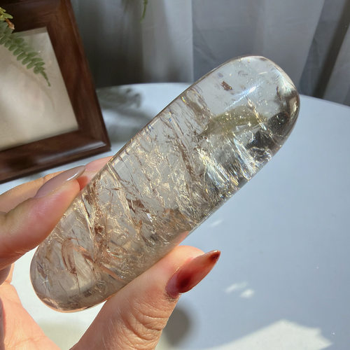 天然阿塞水晶彩虹法棍摆件：94*32mm，重：161.8g，447号