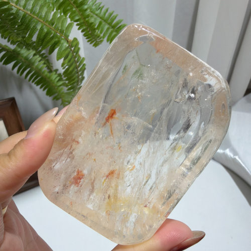 天然透体白水晶胶花盘子：84*59*24mm,重：242.6g，75号