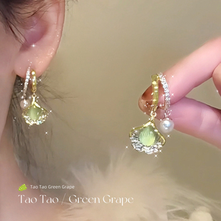 三生有幸浅绿色银杏叶珍珠耳环女2026新款金色耳扣高级感耳钉耳饰