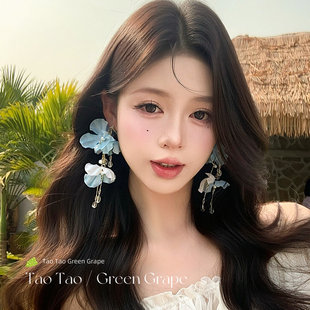 2026新款蓝色流苏花朵耳环女高级感度假风夸张独特漂亮耳钉饰耳夹
