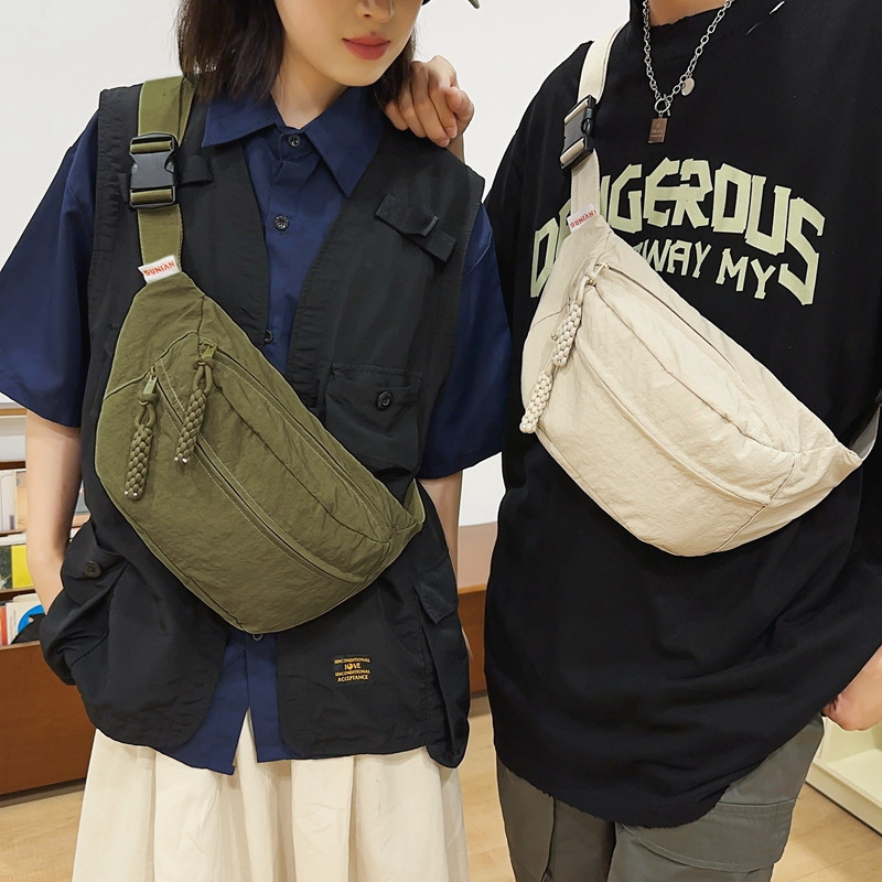 休闲斜挎胸包男女户外防水运动腰包潮牌小挎包新款百搭骑行单肩包