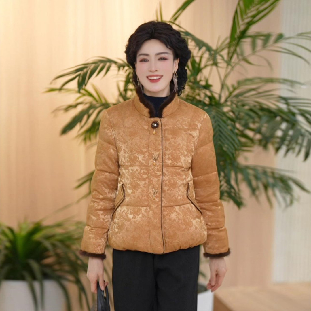 2025新款妈妈装气质冬装90白鸭绒羽绒服年货中年女装保暖冬季外套