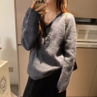 Modern 全羊毛软黄金拉毛感重磅无缝一体V领毛衣秋冬显瘦上衣内搭