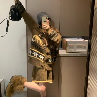 Morden 复古提花毛衣套装女2025新款秋冬慵懒针织开衫+短裙两件套