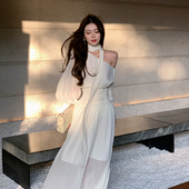 高级感灯笼袖 ByYou 秋季 单肩露肩白色雪纺连衣裙收腰显瘦气质长裙