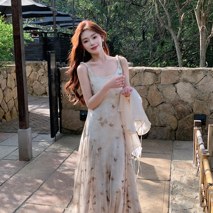 ByYou 夏季新款度假风杏白色碎花吊带连衣裙收腰修身印花大摆长裙