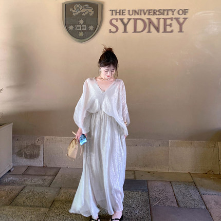 ByYou 夏季新款高级感v领珠光桑蚕丝连衣裙长款灯笼袖仙女流光裙