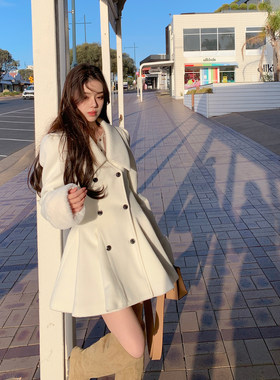 ByYou 冬季袖口毛毛白色赫本风毛呢外套女中长款夹棉加厚呢子大衣