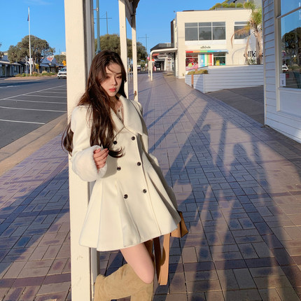 ByYou 冬季袖口毛毛白色赫本风毛呢外套女中长款夹棉加厚呢子大衣