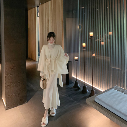 ByYou秋冬新款白色V领羊毛针织开衫外套女高级感外搭披肩斗篷毛衣