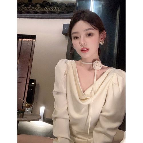 ByYou 秋冬新款气质米白色泡泡袖荡领缎面连衣裙收腰显瘦包臀短裙