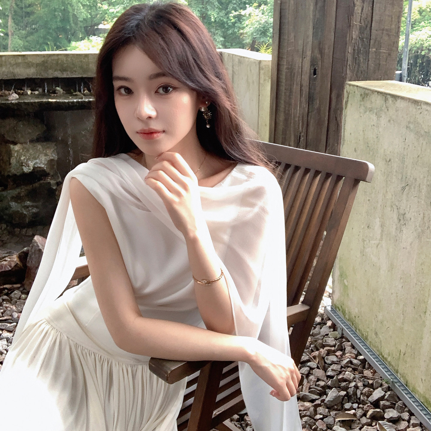 ByYou 夏季新款白色雪纺飘带领缎面无袖背心女高级感收腰露肩上衣