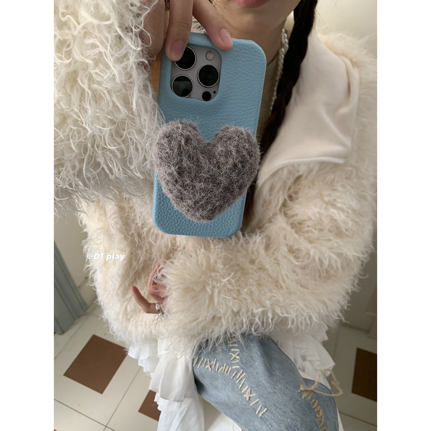DT play 蓝色皮质毛绒爱心简约高级感韩国ins博主小众设计适用于iphone17promax/16/15苹果14/13手机壳保护套